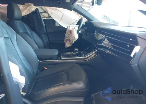 2019 Audi Q8 55 Premium z USA, uszkodzony, nr VIN WA1AVAF13KD017408